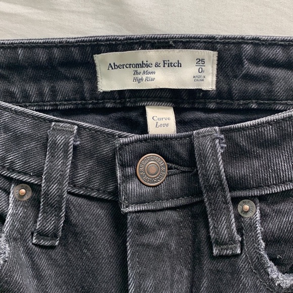 Abercrombie & Fitch Curve Love High Rise Mom Jeans - Picture 8 of 8